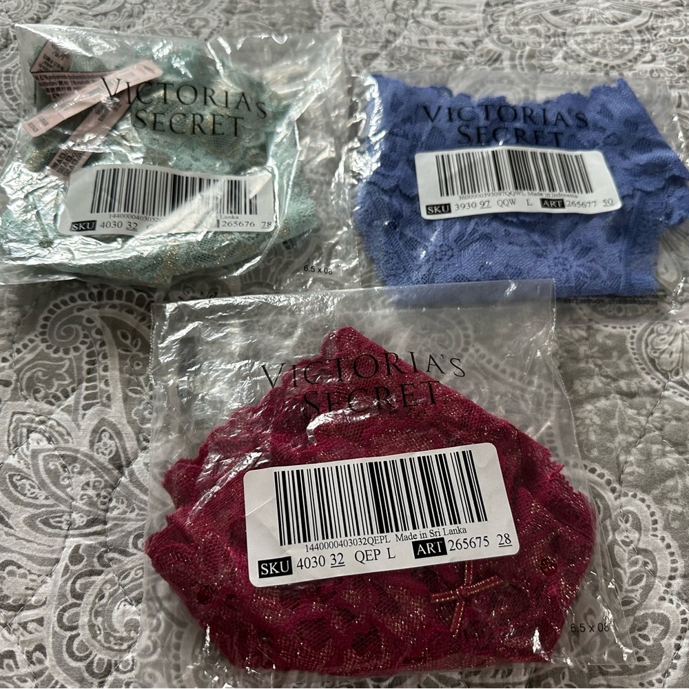 NWT Victoria’s Secret lace thong panty set of three, size large - Picture 5 of 6